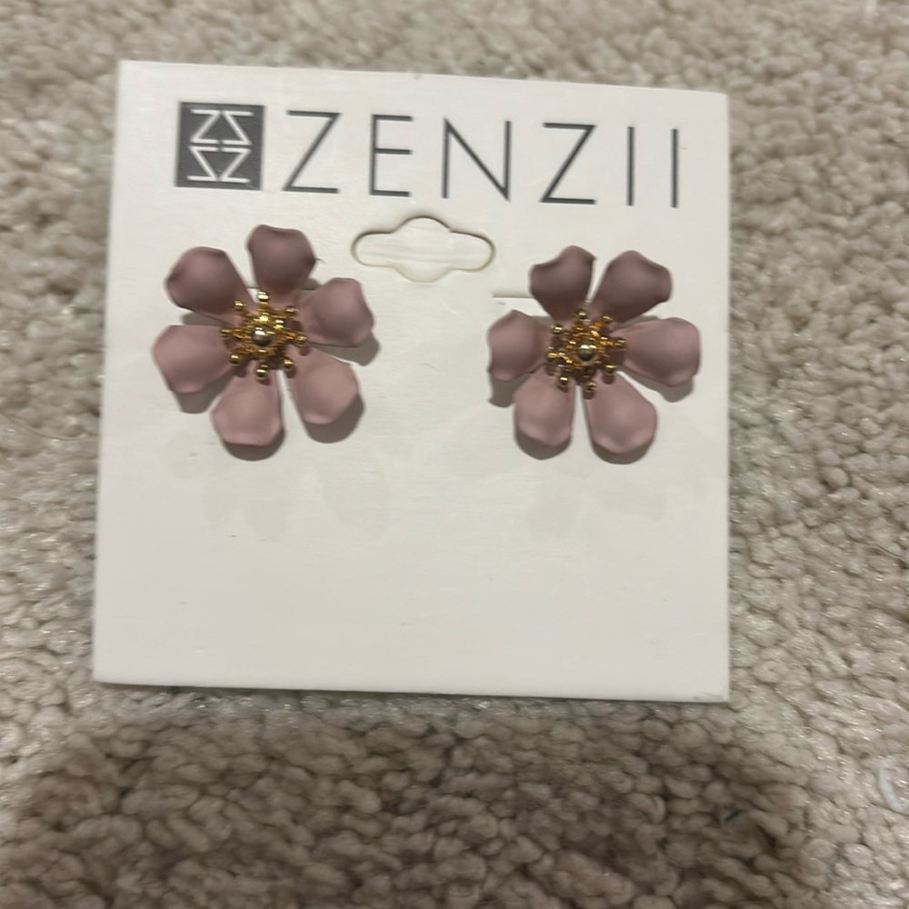 NEW mauve flower earrings